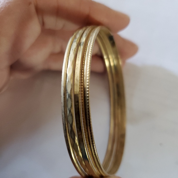 🎈3for20🎈Gold tone bangle bracelets - Picture 3 of 4